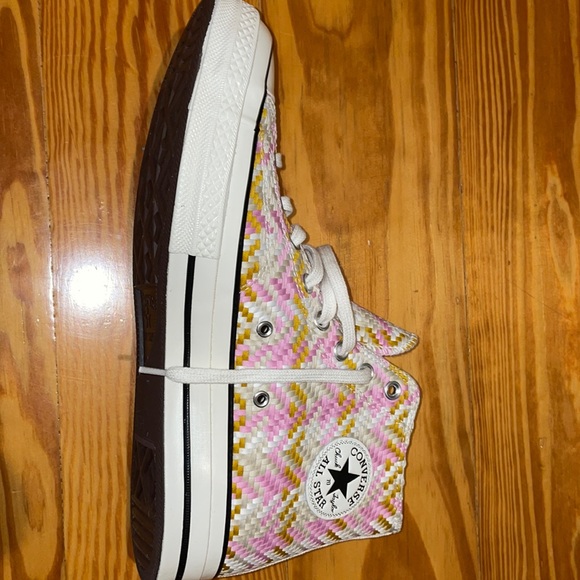 Men’s 10.5 - Converse Chuck Taylor Pink Woven High Top - Picture 2 of 11